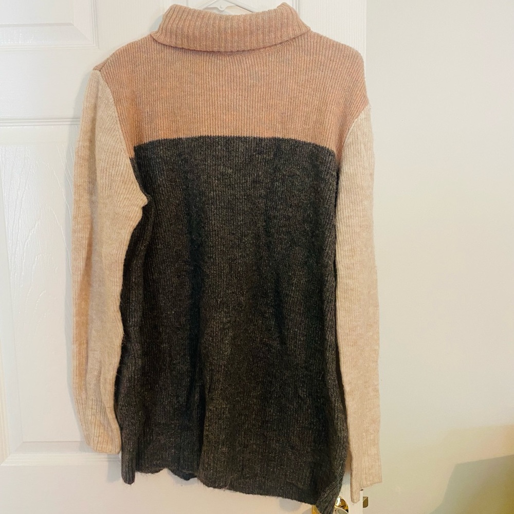 Justfab medium color block long turtleneck sweater